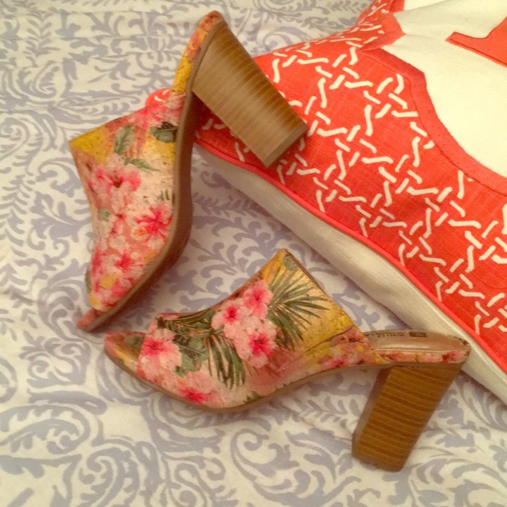 Floral heels - Picture 1 of 2